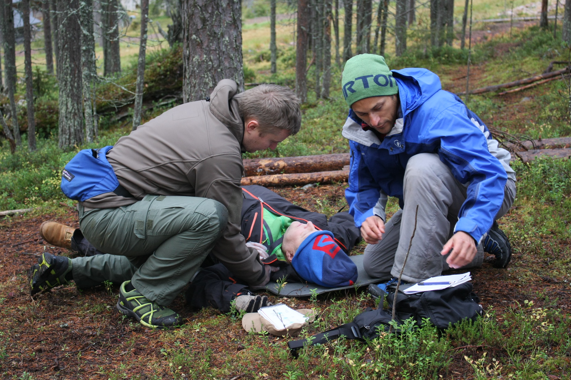 should-i-take-a-wilderness-first-aid-or-wilderness-first-responder